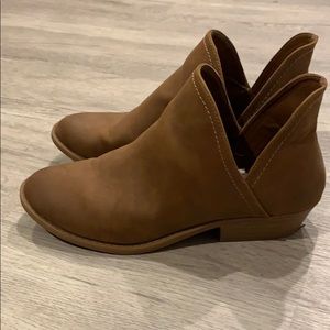 Camel Booties